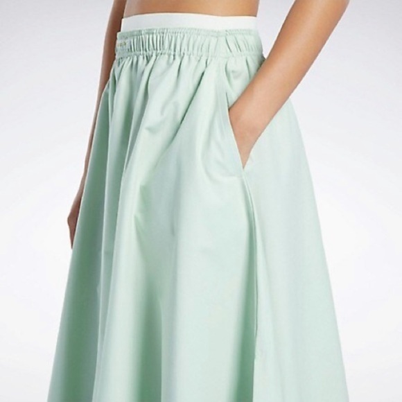 Reebok Maxi Skirt Flared Side Slits Pockets Green Medium Waist 15-17” - Picture 2 of 12